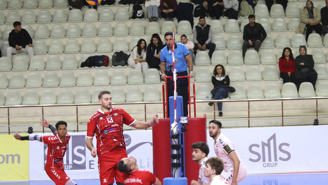 Voleybol: SMS Grup Efeler Ligi