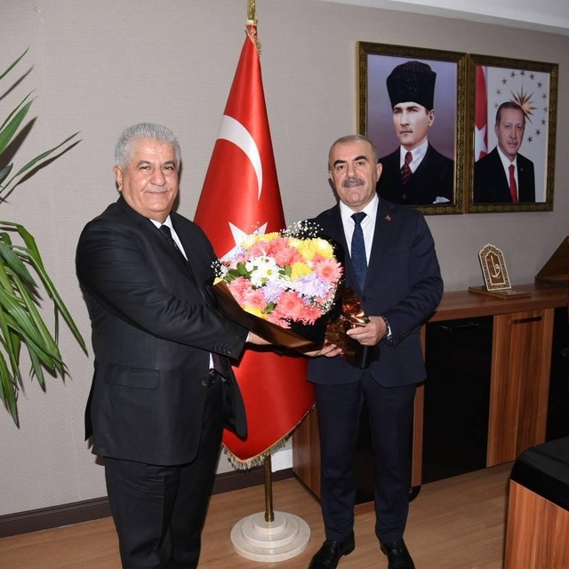 Balıkesir Milli Eğitim'de devir teslim töreni yapıldı
Milli Eğitim Müdürü S...