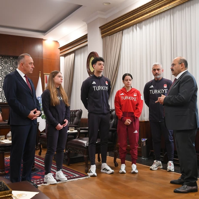 Riyad 2025'te başarılı olan sporculara Vali Ustaoğlu'ndan tebrik