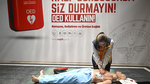 Ani kalp durmalarında "Otomatik Eksternal Defibrilatör" cihazı hayat kurtaracak