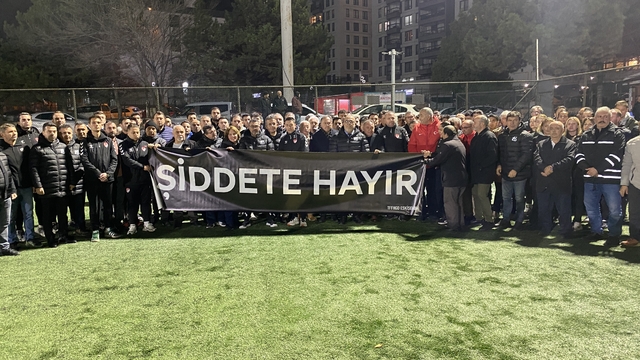Eskişehir'de yaşanan hakem saldırısı kınandı
TFFHGD Eskişehir Şube Başkanı Fatih Pazı:
"Bu olay amatör sporun ruhuna, emeğine ve geleceğine saldırı niteliğindedir"
"Her türlü sözlü veya fiziki saldırı yalnızca bireyleri değil, tüm toplumu yaralamaktadır"