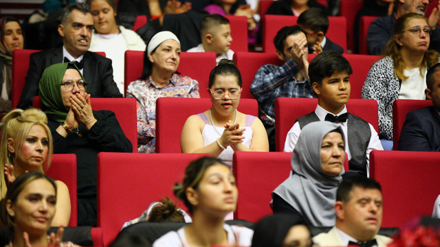 Adana'da "Farkımı Fark Et, Benimle Dans Et" etkinliği düzenlendi