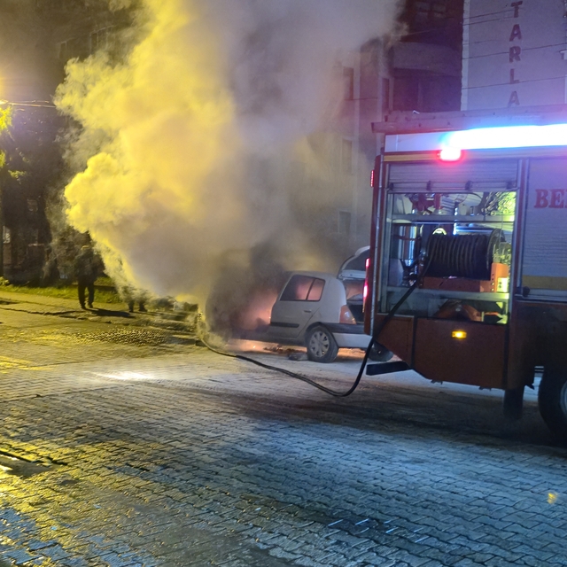 Çalıştırdığı aracı bir anda alev aldı, sürücü son anda kurtuldu
Mahalleli k...