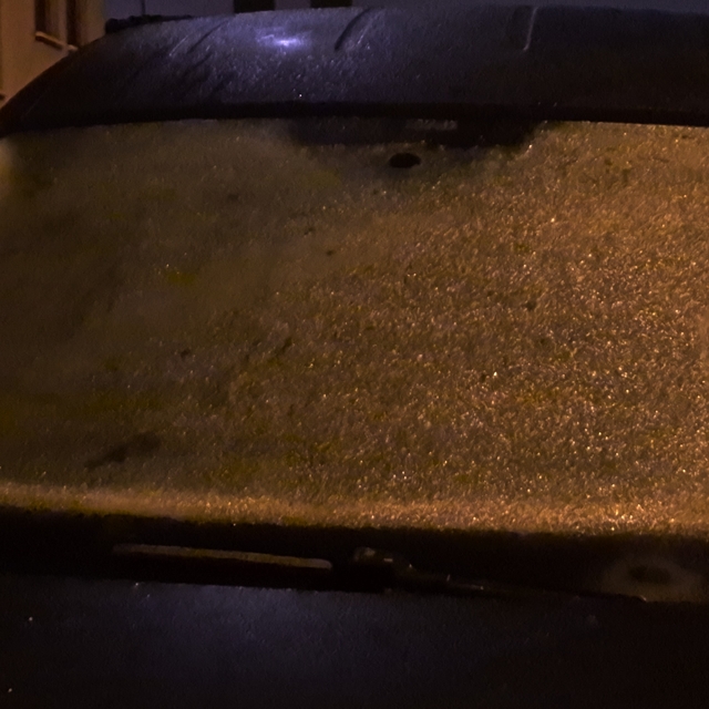 Bartın'da sıcaklık 4 dereceye kadar düştü araç camları buz tuttu