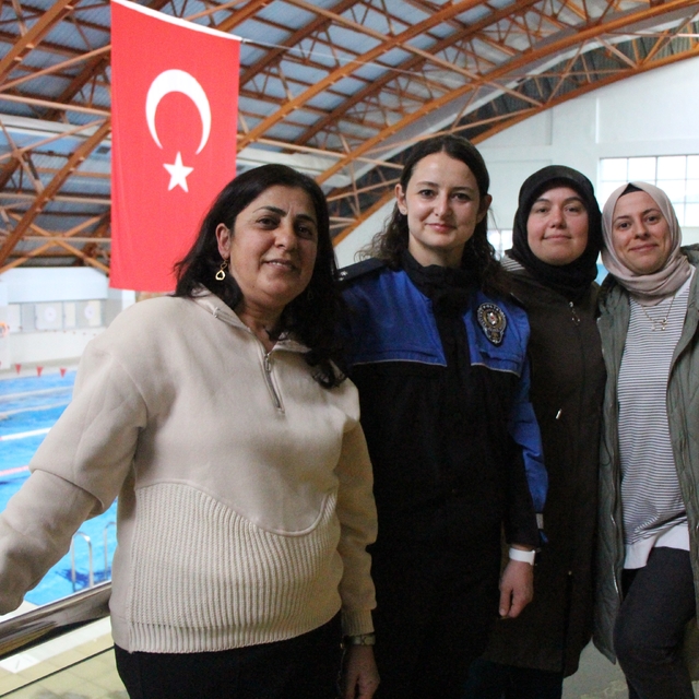 Amasya'da anneler polisten yüzme kursu istedi: "Bizim zamanımızda böyle imk...