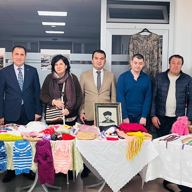 Engelli bireyler çini sanatıyla hayallerini betimledi