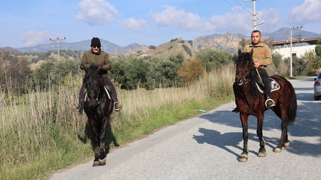 Onbaşıoğlu Ailesi'nin tutkuları uğraşa döndü
Hem spor yapıyorlar, hem de at eğitiyorlar