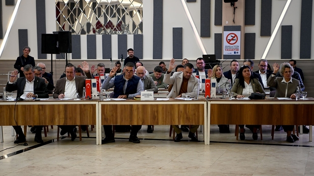 Kuşadası Belediye Meclisi yılın son toplantısını yaptı