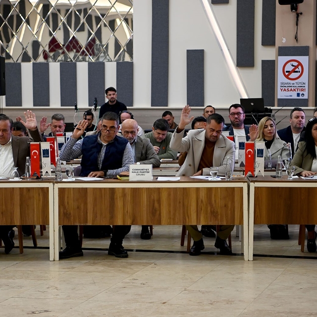 Kuşadası Belediye Meclisi yılın son toplantısını yaptı