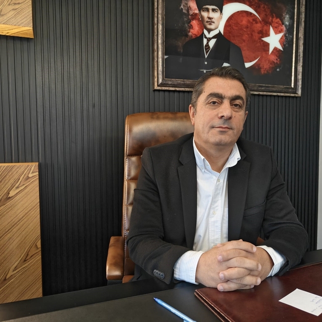 Kırmızı ete indirim besiciye 'zorluk'
Başkan Aras: "Et fiyatlarının kasapla...