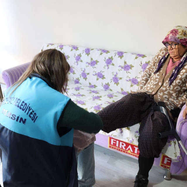 Akdeniz Belediyesinden 500 haneye 'evde temizlik ve kişisel bakım' desteği