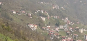 Doğu Karadeniz'de şimşekler cep telefonlarına yansıdı