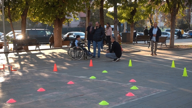 Siirt'te engelli bireyleri anlamak için 'empati parkuru' kuruldu