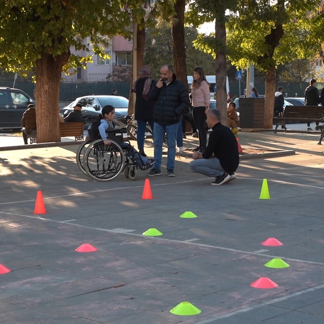 Siirt'te engelli bireyleri anlamak için 'empati parkuru' kuruldu