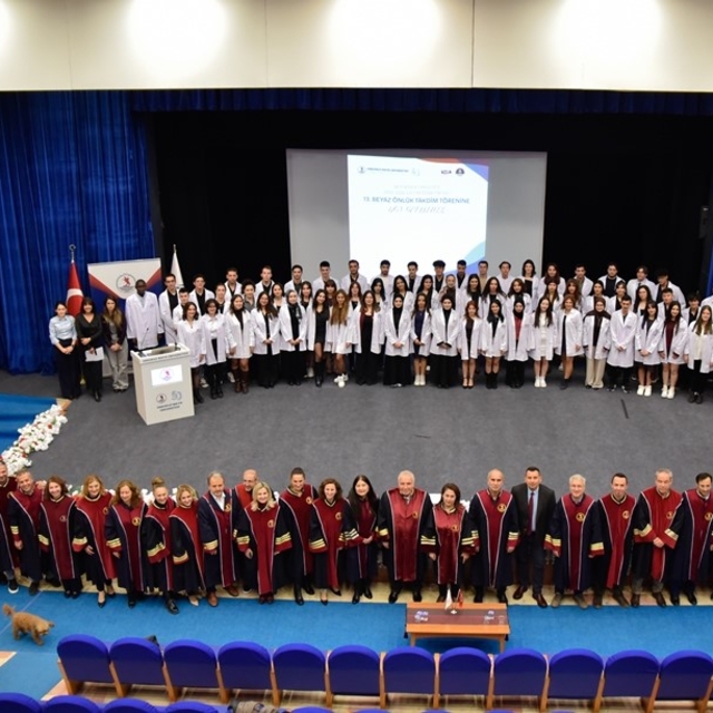 OMÜ Veteriner Fakültesi öğrencileri beyaz önlük giydi