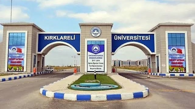 Kırklareli Üniversitesi'nde tavuklu pilav yiyen 53 öğrenci zehirlenme şüphesiyle hastaneye başvurdu