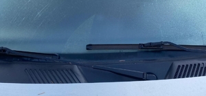 Bolu'da soğuktan araçların camları buz tuttu