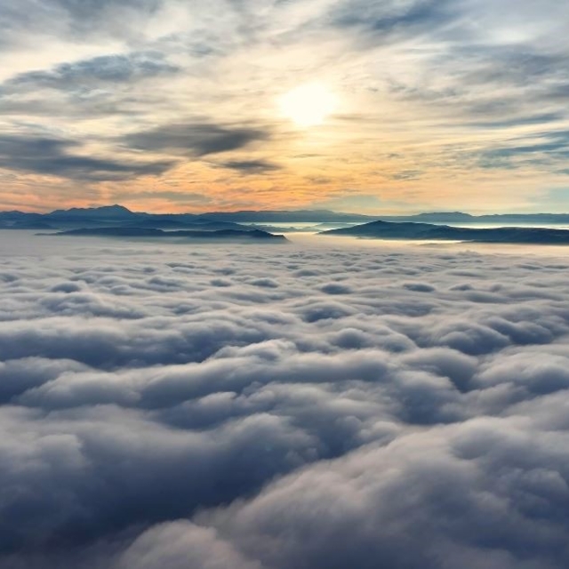 Yoğun sis masalsı görüntüler oluşturdu