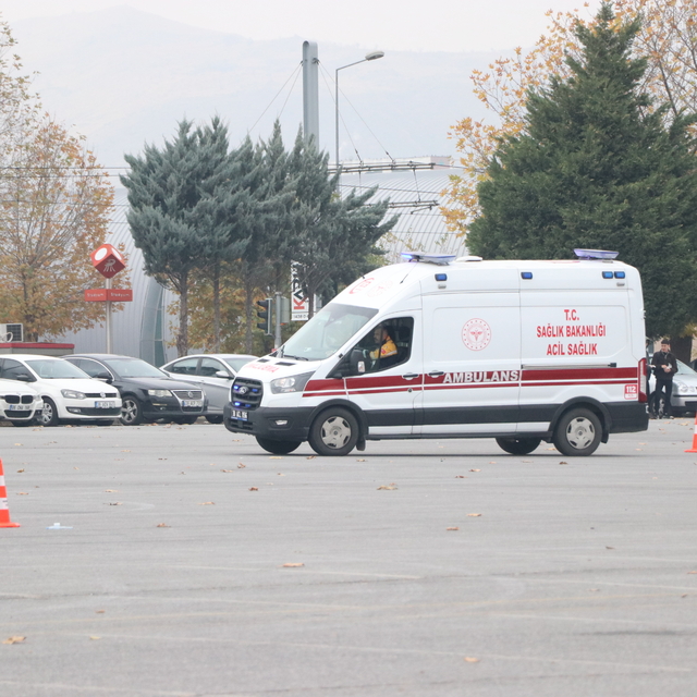 Kayseri'de 'ambulans rallisi' düzenlendi