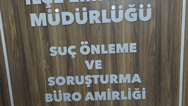 Polisten kaçan şüphelilerin üzerinden uzun namlulu silah çıktı