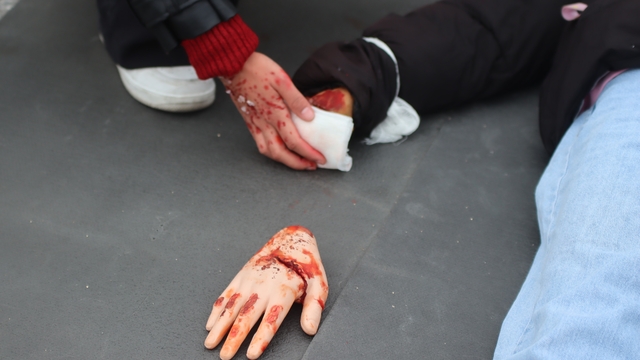 Kayseri'de film gibi otobüs kazası tatbikatı
Gerçeğini aratmayan makyajlar ile kendilerinden geçtiler