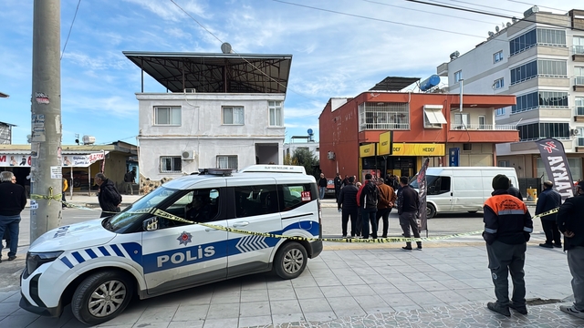 Mersin'de 3 kişiyi tabancayla öldüren zanlı polis ekiplerince vurularak yakalandı