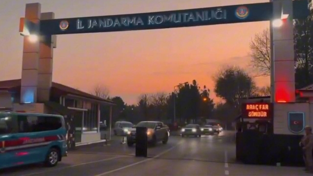 Batman merkezli 23 ilde yasa dışı bahis operasyonu: 27 tutuklama
Hesaplarında 6 milyar 182 milyon lira para hareketi bulunan 42 şüpheli yakalandı