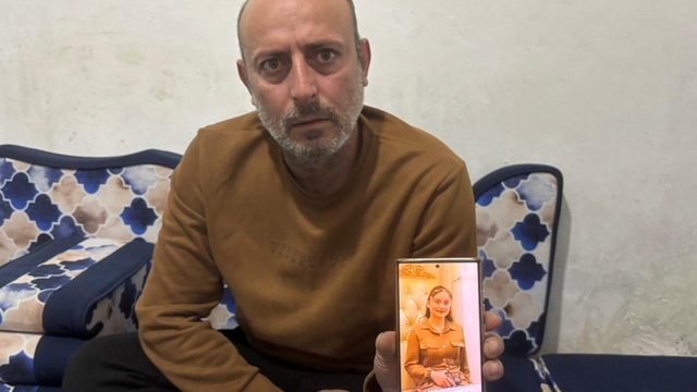 Gaziantep'te 13 yaşındaki kız çocuğu 2 gündür kayıp
Sokakta başka bir çocukla yürüdüğü anlar kameraya yansıdı