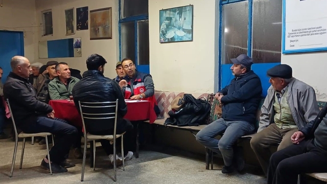 Kütahya'da akşam çiftçi toplantıları başladı