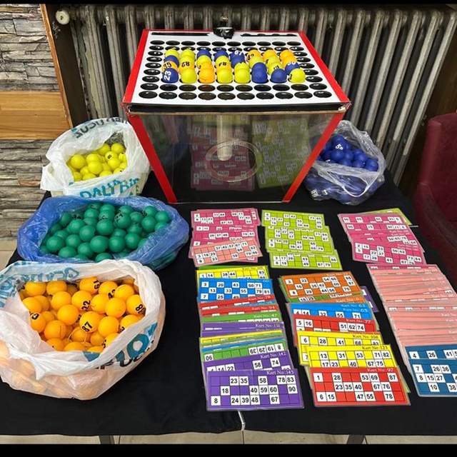 Güvercin Sevenler Derneği'nde kumar oynayan 40 kişiye 369 bin lira ceza