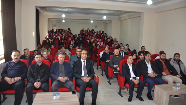 Bulanık'ta "Filistin'in Bugünü ve Yarını" konulu panel düzenlendi