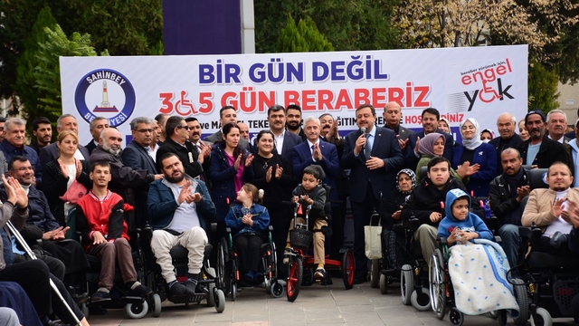 Şahinbey Belediyesi'nden 177 engelliye akülü ve manuel tekerlekli sandalye