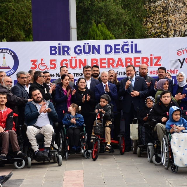 Şahinbey Belediyesi'nden 177 engelliye akülü ve manuel tekerlekli sandalye