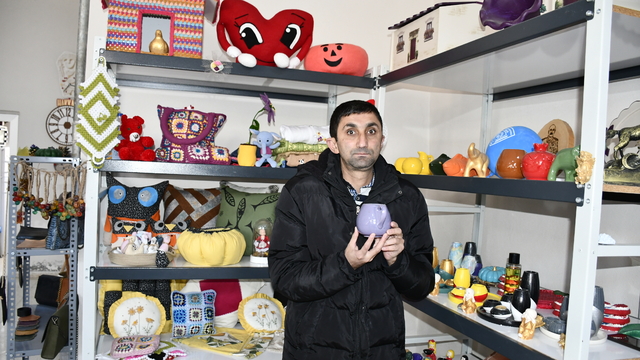 Hakkari'de engelliler katıldıkları kurslarda yaptıkları ürünlerle engellerini aşıyor