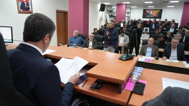 Adıyaman Belediyesi Aralık ayı meclis toplantısı yapıldı
Başkan Tutdere: "475 bin ton asfaltla Adıyaman tarihinin en büyük çalışmasını yürütüyoruz"