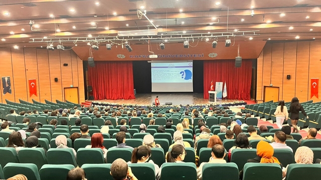 Kars'ta öğrencilere terörle mücadele bilgilendirmesi yapıldı