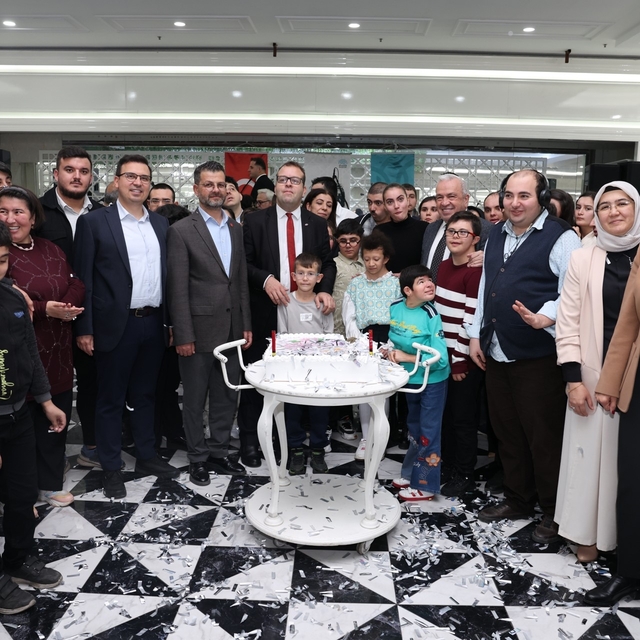 Bizim Ev'in 14'üncü yıl dönümü coşkuyla kutlandı