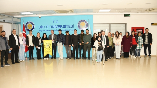 Diyarbakır'da "Yapay Zeka ile Üniversite ve Toplum Yaşamı" semineri düzenlendi