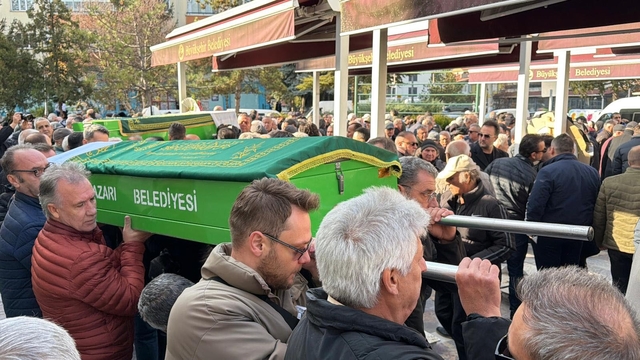 Oyuncu Burcu Özberk'in acı günü