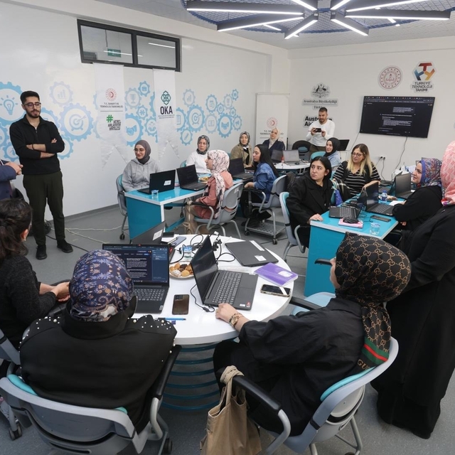 Kadınlar, yapay zeka ile geleceğe hazırlanıyor