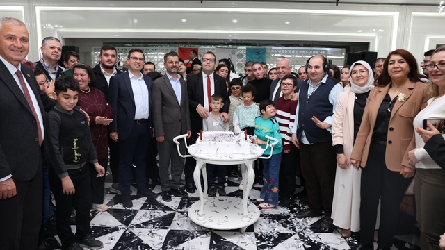 Bizim Ev'in 14'üncü yıl dönümü coşkuyla kutlandı
