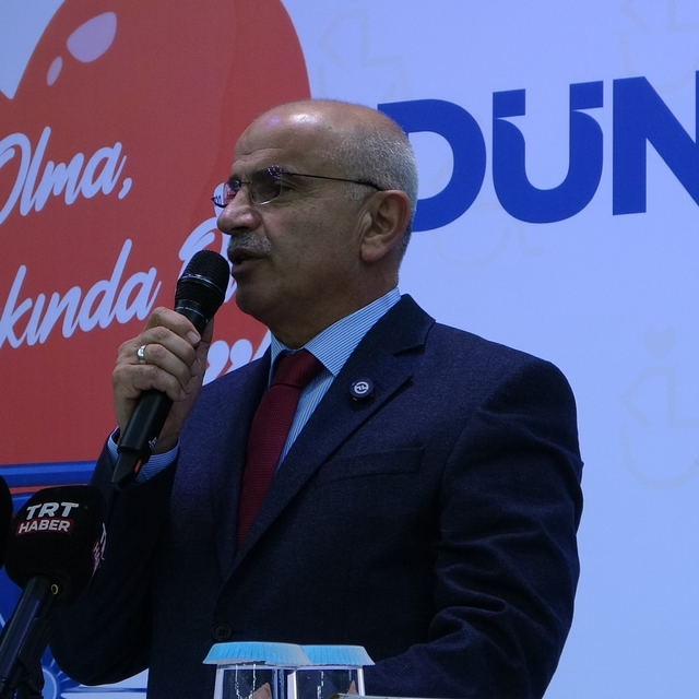 Büyükşehir'den 3 Aralık Dünya Engelliler Günü'nde akülü sandalye desteği