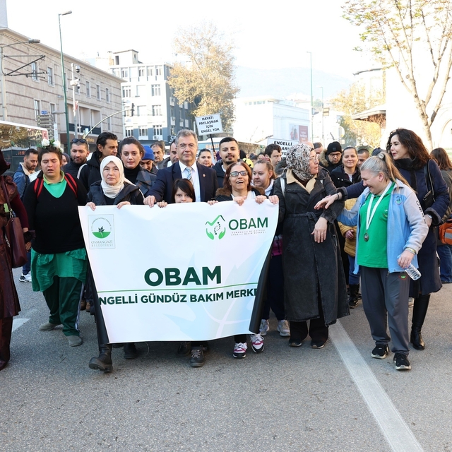 Osmangazi'de engelli bireyler farkındalık için yürüdü