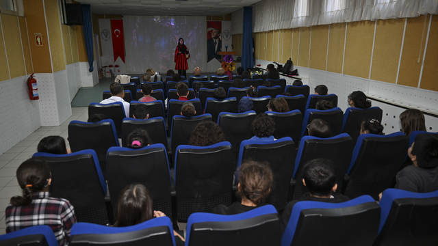 İşitme engelli çocuklar için işaret diliyle masal anlatımı etkinliği düzenlendi