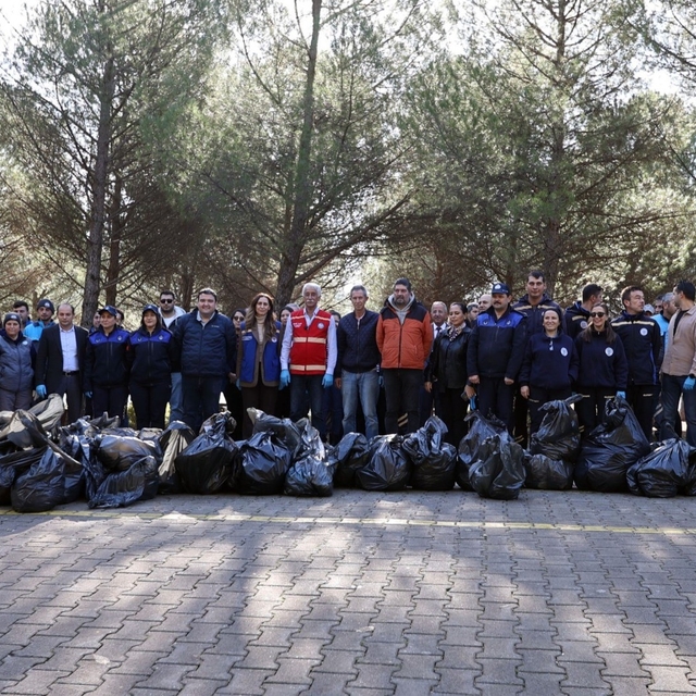 Muğla Büyükşehir Belediyesi'nin temizlik seferberliği Ula Göleti'nden başla...