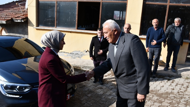 Gümüşhacıköy Kaymakamı Büşra Güneş, köy ziyaretlerine devam ediyor