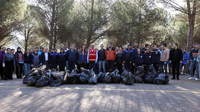 Muğla Büyükşehir Belediyesi'nin temizlik seferberliği Ula Göleti'nden başladı