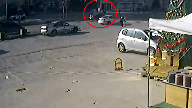 Otomobilin yayaya çarptığı kaza kamerada