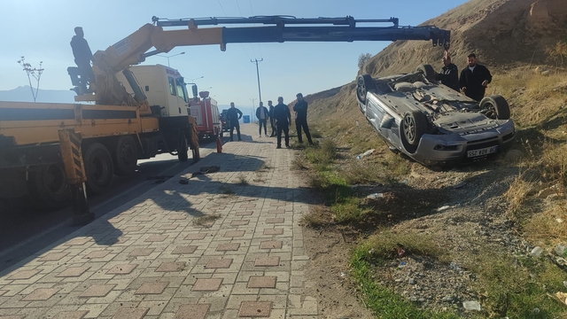 Şırnak'ta takla atan otomobilin sürücüsü yaralandı