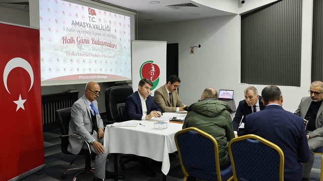 Amasya Valisi Önder Bakan, Halk Günü Toplantısı'nda vatandaşları dinledi